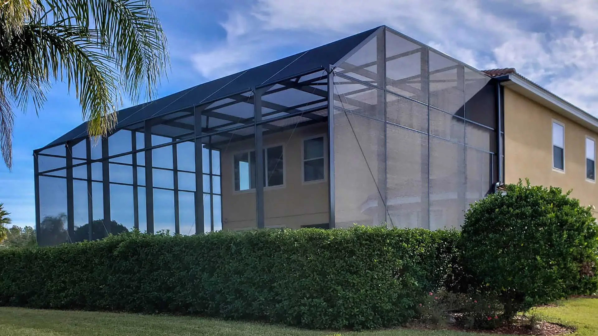 Aluminum pool cage enclosure at a central Florida home
